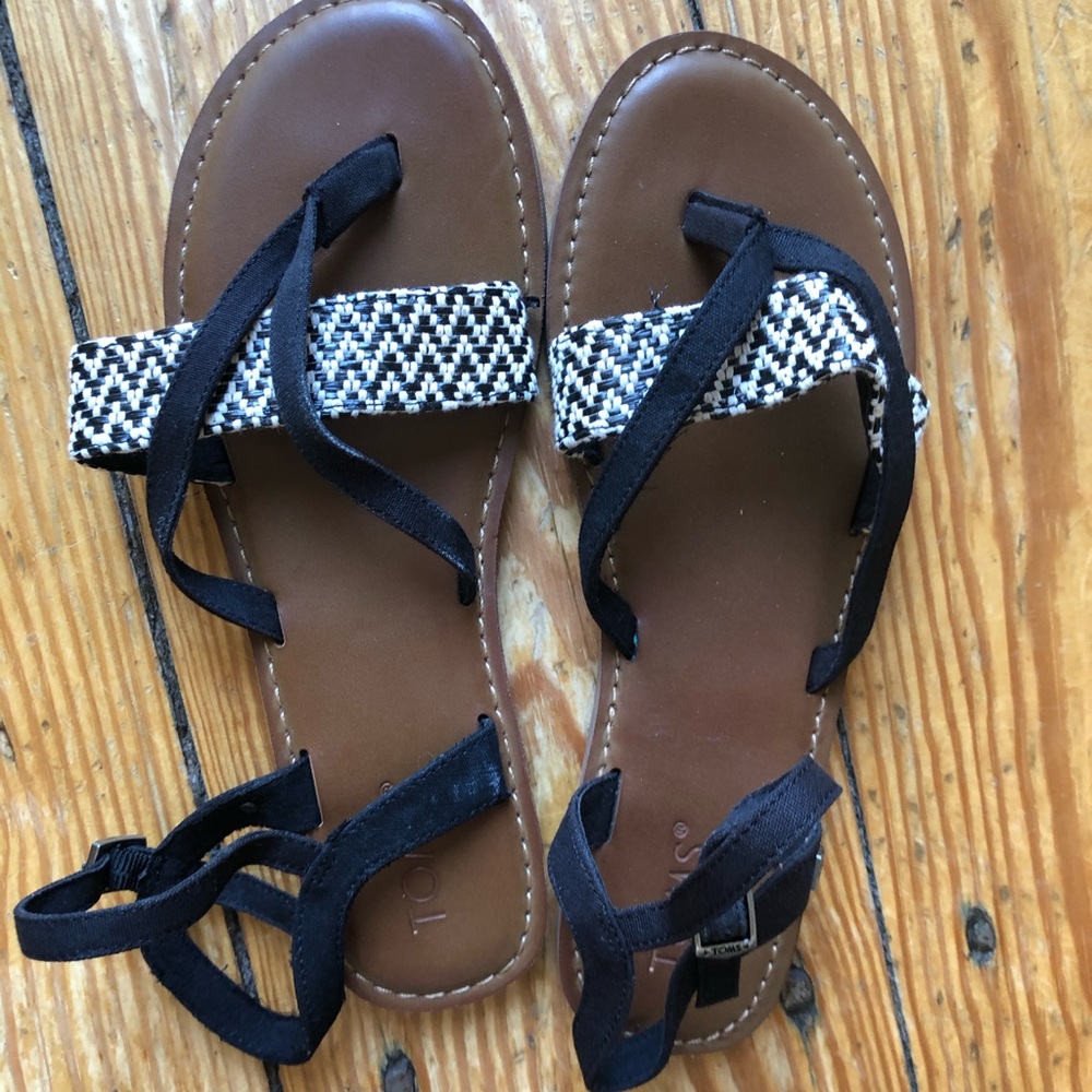 ☀️TOMS sandals☀️